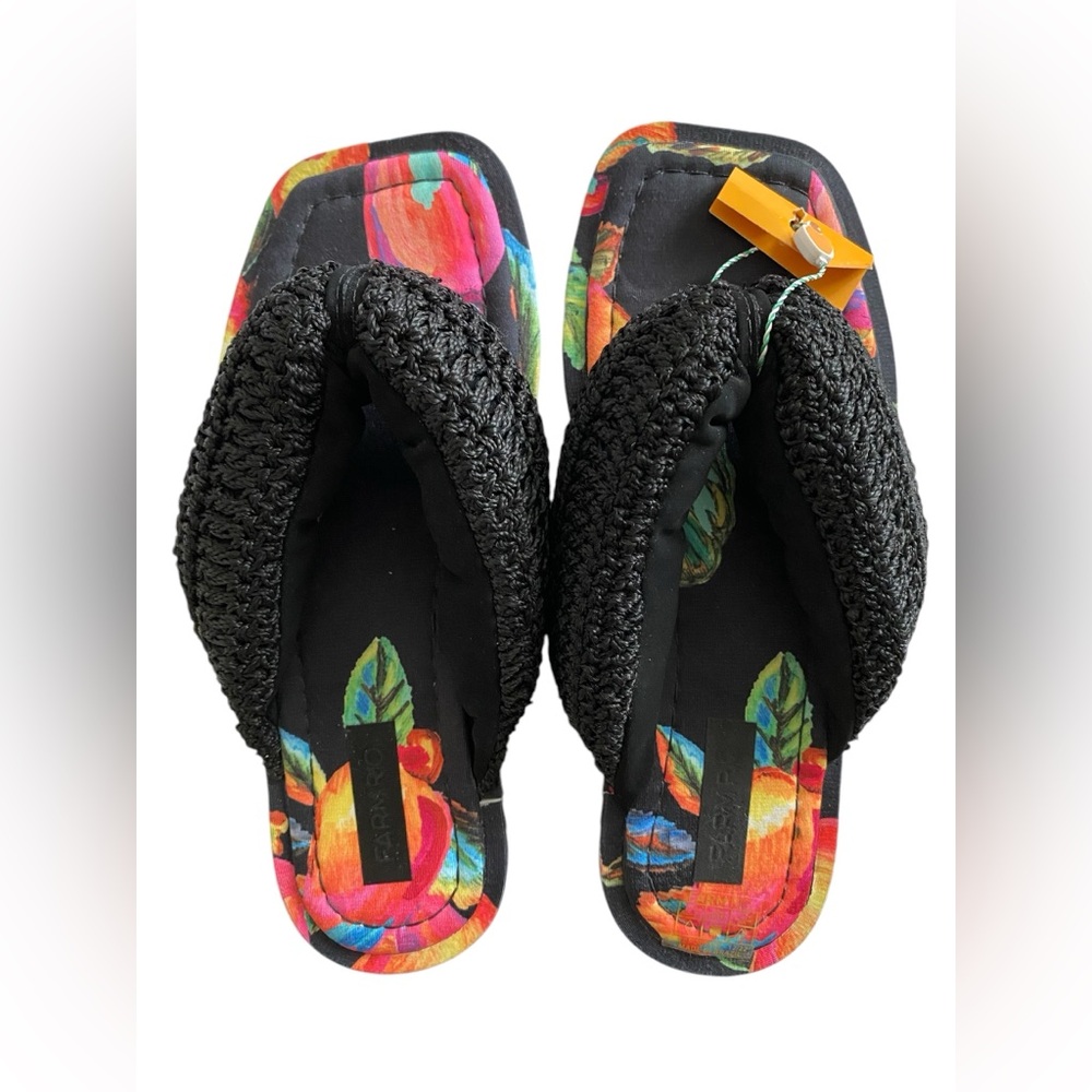 Farm Rio Cashew Crochet Puffy Flip flops Sandals Size 8 NWT